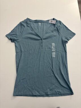 NWT GAP Women's Short Sleeve Henley Tee in Dusty Blue Size Large